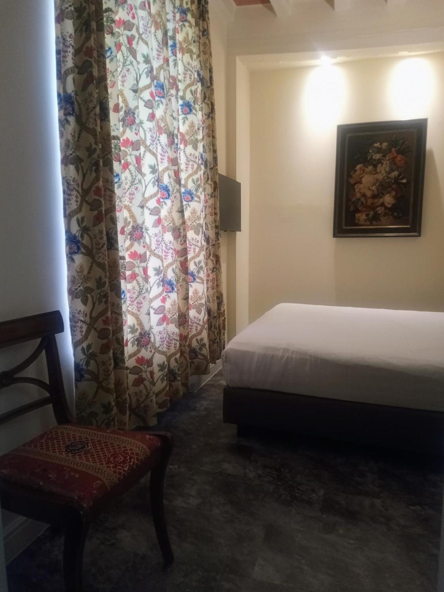 Kolmojen Hotel Sint-Truiden Luaran gambar
