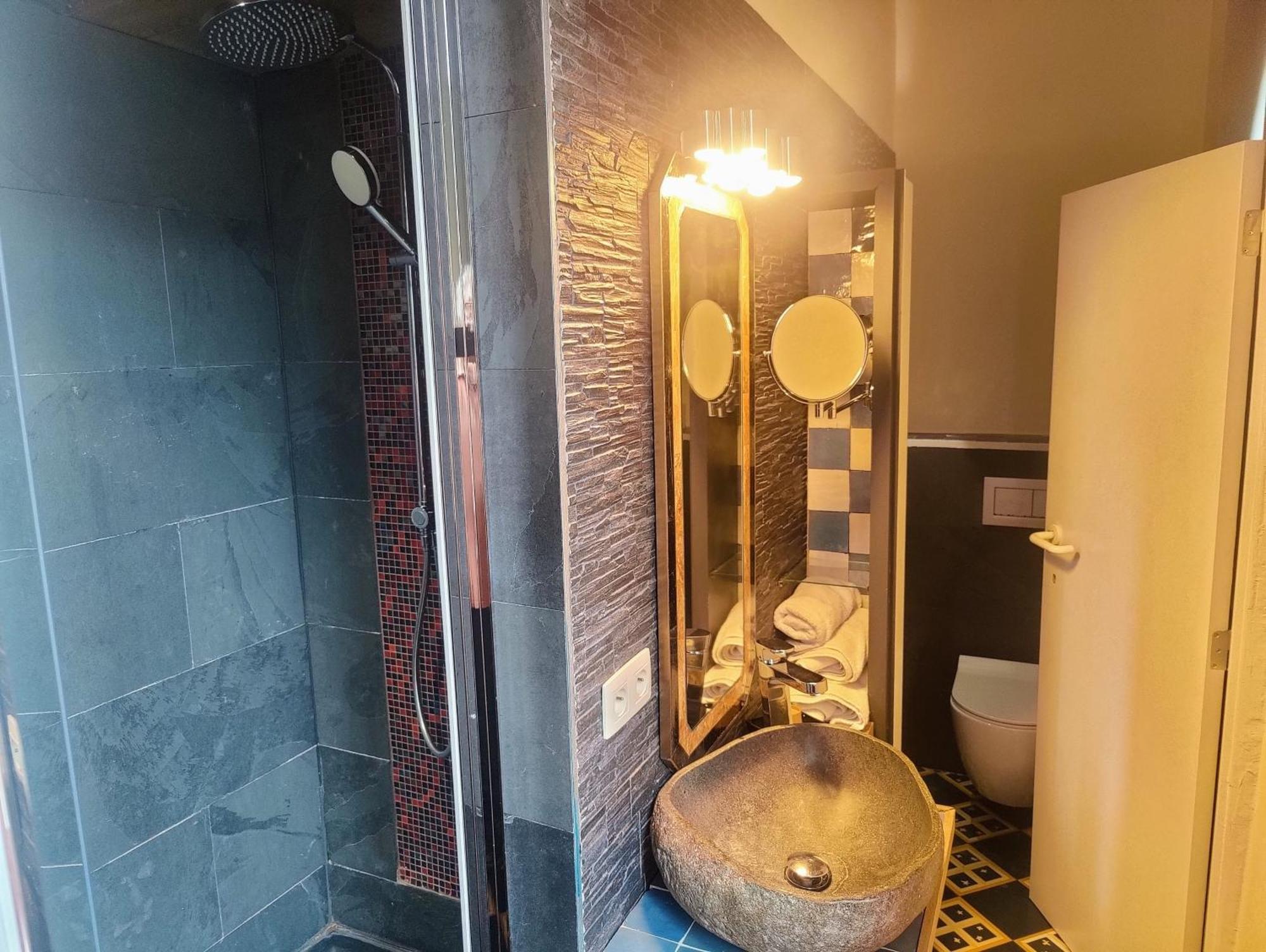 Kolmojen Hotel Sint-Truiden Luaran gambar