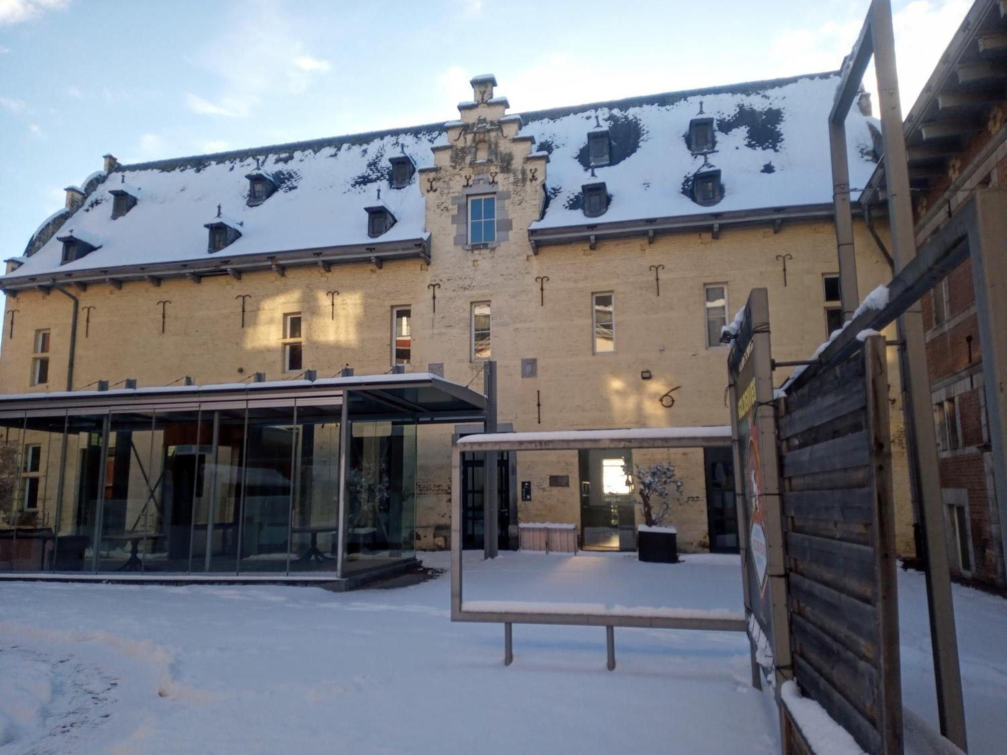 Kolmojen Hotel Sint-Truiden Luaran gambar